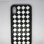 iPhone X/XS Чехол кожаный плетенка (черно-белый)